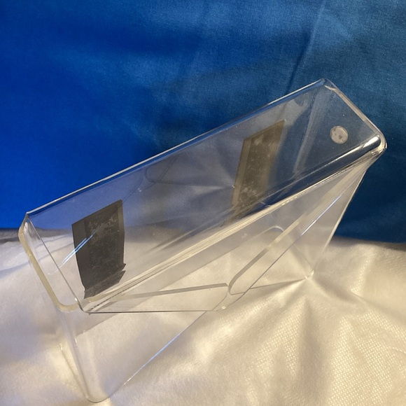 NWOT - Clear Acrylic Magnetic Napkin or Letter Holder - Picture 11 of 11